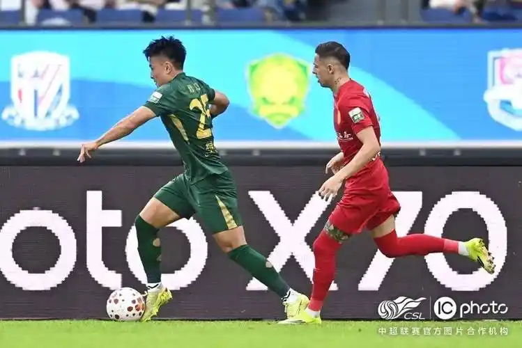 沙特联 VS 英超